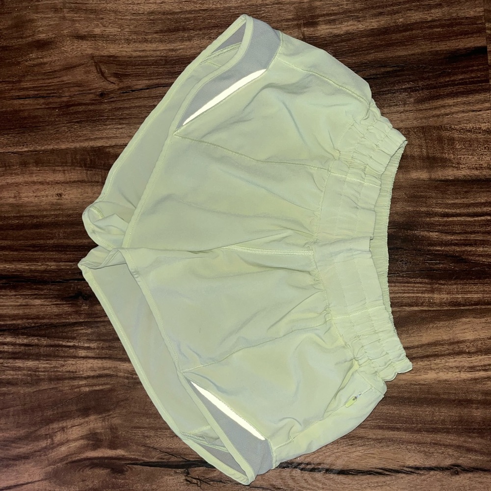 Lululemon Hotty Hot 2.5 Shorts